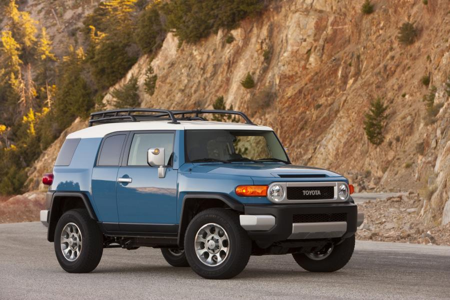  Toyota FJ Cruiser 2012 года  (фото 26 из 44)